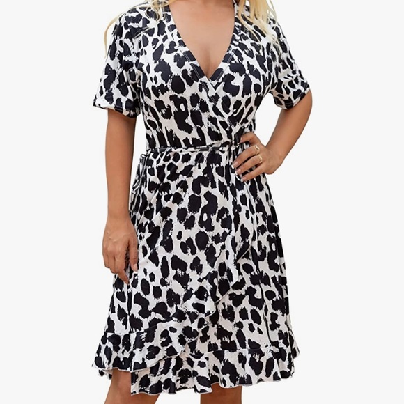 Printed Leopard V-Neck Short Sleeve Ruffled Hem Mini, fits like sm/med. - Picture 3 of 7